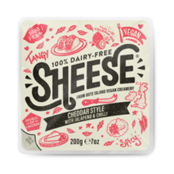 Végami vous propose : Sheese saveur cheddar aux jalapeno & piments rouge 200g